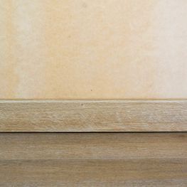 Zócalo Tulip Beige 15x90x2400 mm