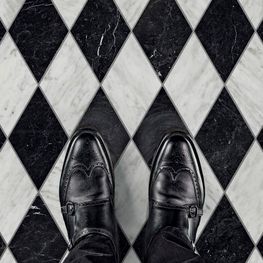 Marmo Certaldo Nero Pulido 22.9x39.6