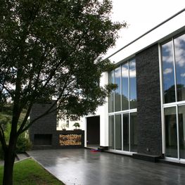 Piedra Mauna Negro 15x50